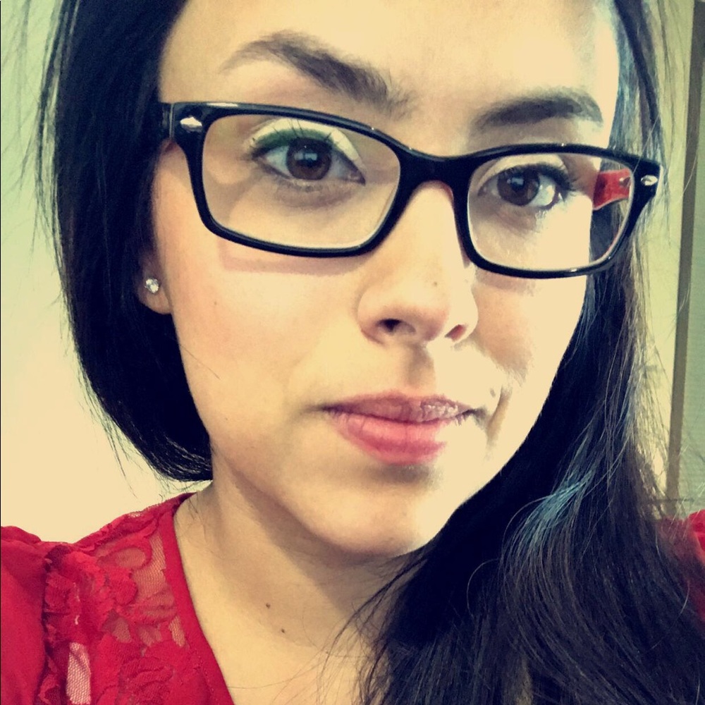 Meet your Posher, Zayra